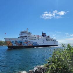 Beautiful Chi-Cheemaun arriving from Tobemorey.