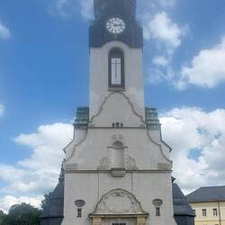 Die Kirche von unserem Zielort Adorf/Vogtland....