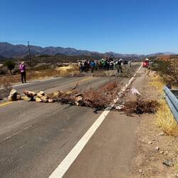 Typische Straßenblockaden - haben bereits 3 davon miterleben dürfen