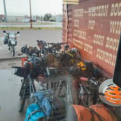 Mittagspause in Lima (verlängert wegen starkem Regen). Essen einkaufen, Wasser auffüllen, ...