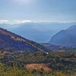 Blick ins Tal in der Morgensonne