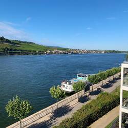 Rheinblick von Antjes Balkon in Bingen