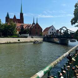 Oder River and Młyńskie Bridge