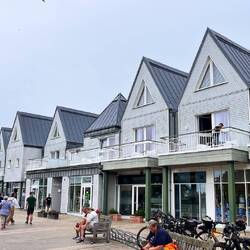 Teil der Geschäfte auf der Seebrücke