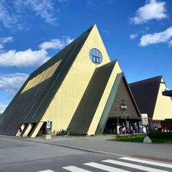 Am Nachmittag bin ich zur Halbinsel Bygdøy im Oslofjord gewandert. Hier seht ihr das Frammuseum.