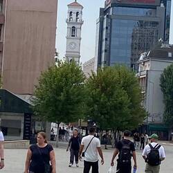 Hurra - eine Kirche in Pristina!