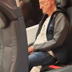 ...hängen ihren Gedanken nach...