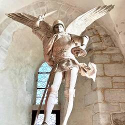 Erzengel Michael, der sich diesen Felsen als irdischen Ort ausgesucht hat.