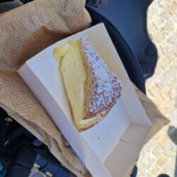 Irgendwas leckeres von Bäcker:)
