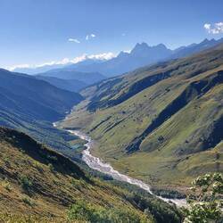 Da unten geht der sonst übliche Trail her. Den nehmen wir als flotten Rückweg.