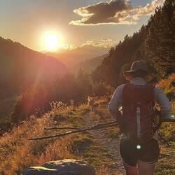 Uns wird wieder warm und die Abendstimmung ist zudem toll😎!