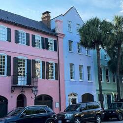 die Rainbow Row, wo früher Slums waren