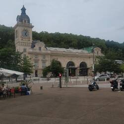 Der Bahnhof ist gepflegt und einladend