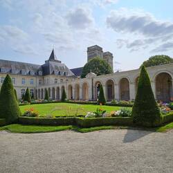 Het klooster bij Abbaye-aux-Dames.