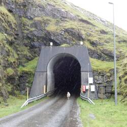 Vorsicht Gegenverkehr im Tunnel
