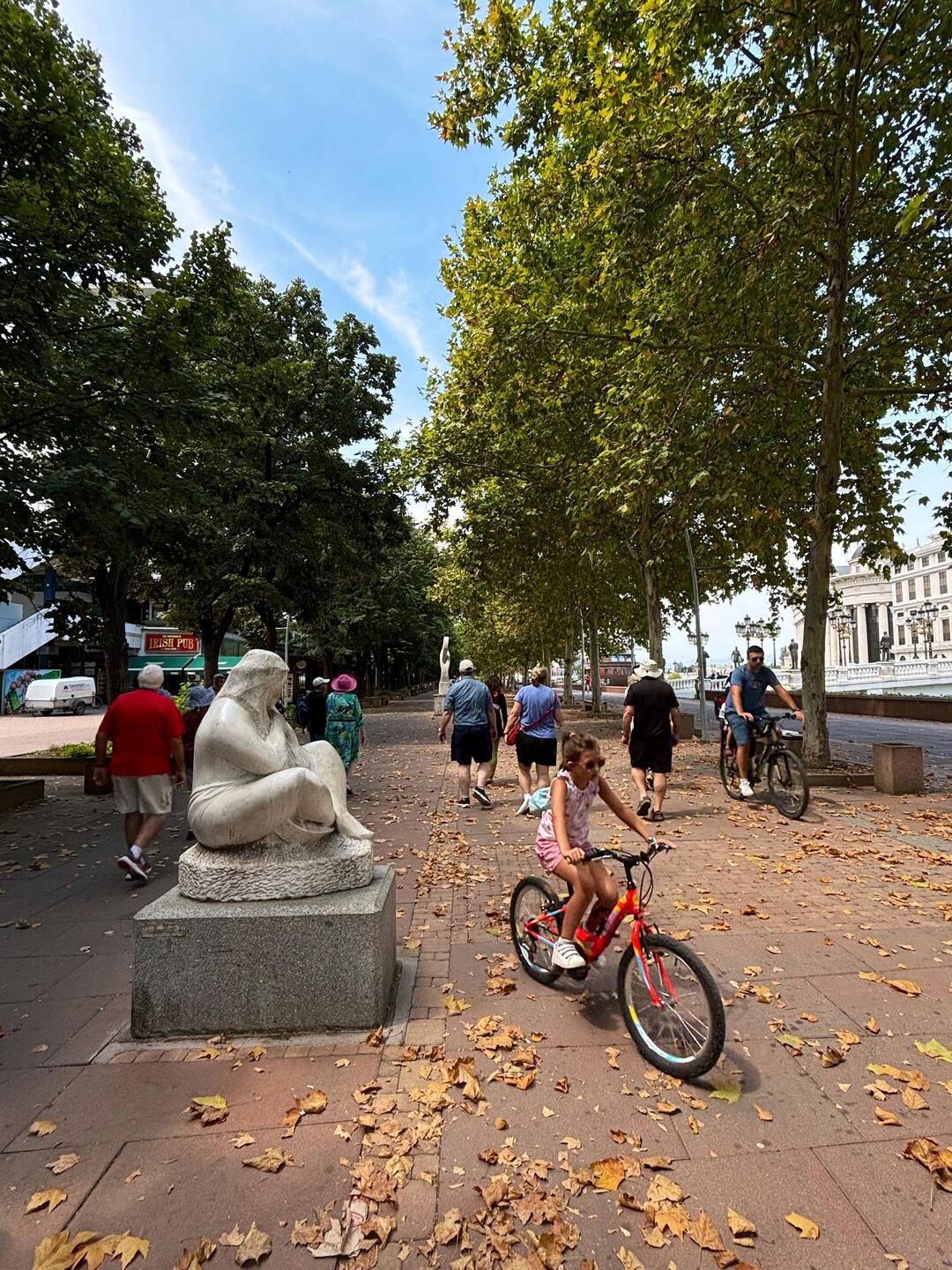 Promenade beside the river