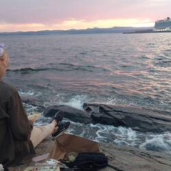Sushi beim Sonnenuntergang am Hafen in Victoria
