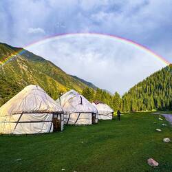 Un raro momento senza pioggia sul nostro accampamento