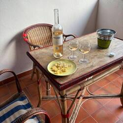 erster apero, wir seien im land des roses!