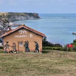 Uitkijken over Arromanches.