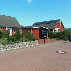 Wer's vermag, der darf sich ein Ostseehäuschen leisten... 🏘