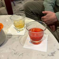Dagens drinkar: whisky respektive Campari.