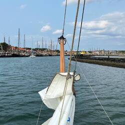 Einfahrt in den Hafen