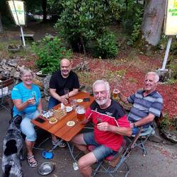 Gemütliche Runde im " Biergarten Forsthaus"!