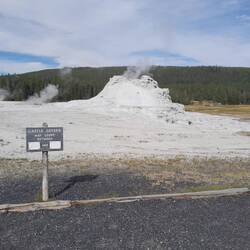 Castle Geysir (schlafend). Yellowstone N.P