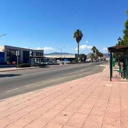 Meine Bushaltestelle - Wartend auf ein Wunder. 😅