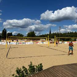 Over 50 beach courts with a few bar and grills in downtown Berlin near the memorial