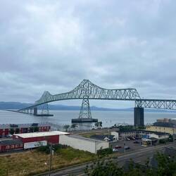 Über die Astoria Bridge (6,6km) geht's nach Oregon