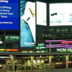 Sowas wie ein Time Square in Toronto