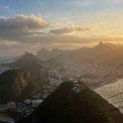 Wunderschöner Sonnenuntergang über Rio