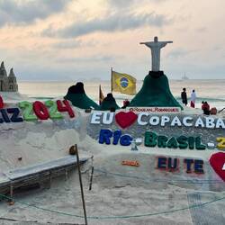 Eines verschiedener Kunstwerke aus Sand