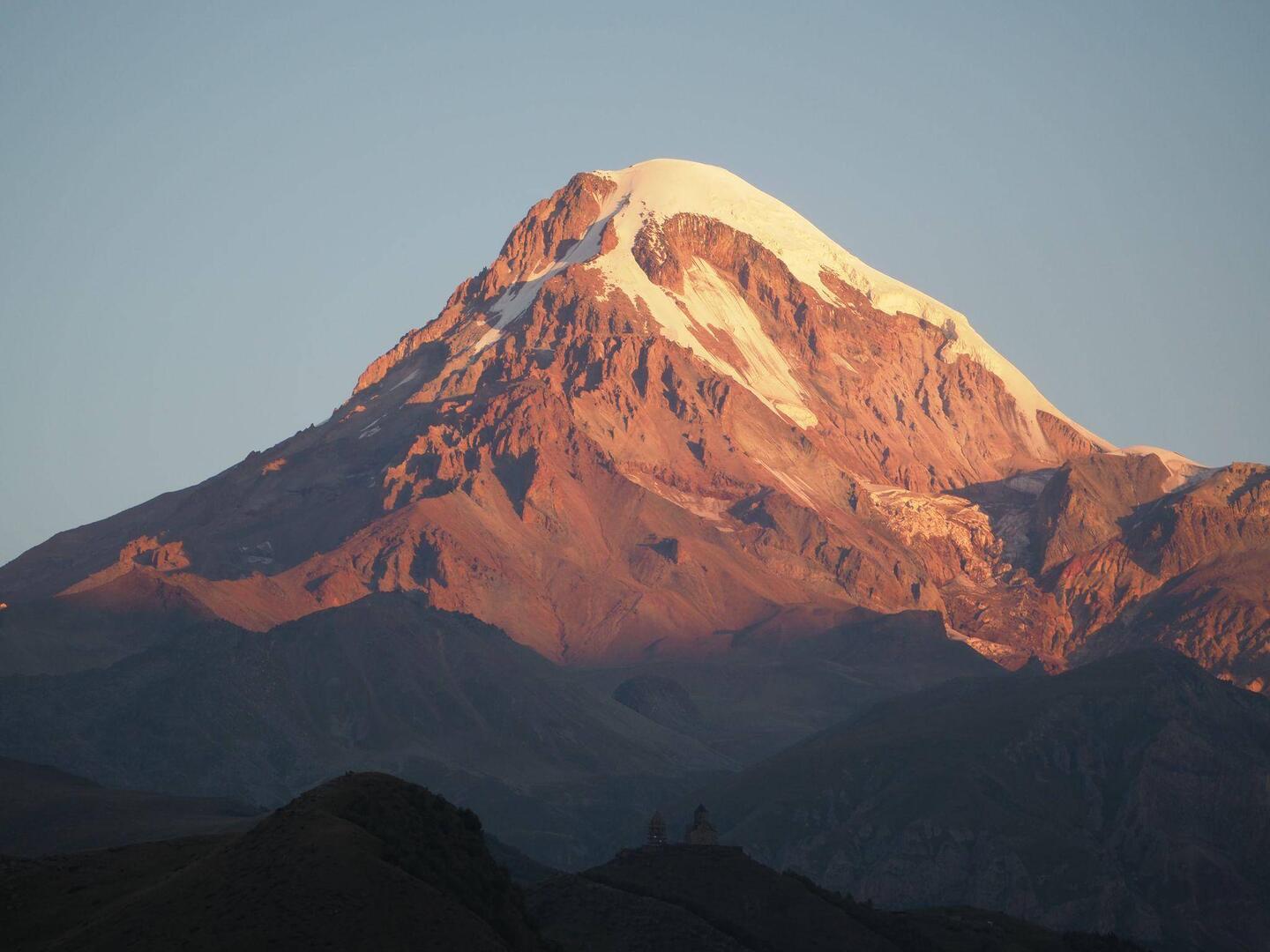 Mount Kasbek am Morgen