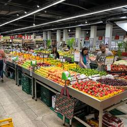 ...der eine umfangreiche Obstauswahl hat