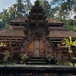 Tempel mit heiliger Quelle