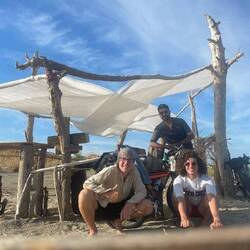 Am Strand auf Lido mit Mattia und seinem Kumpel.