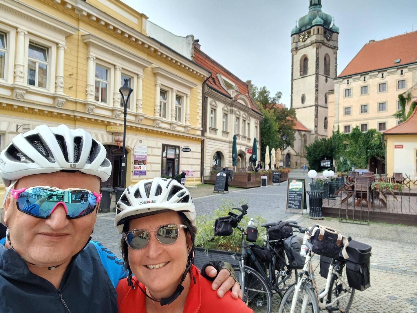 Indulunk Mělnikből.