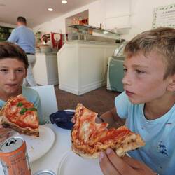 Une bonne pizza napolitaine pour recharger les batteries