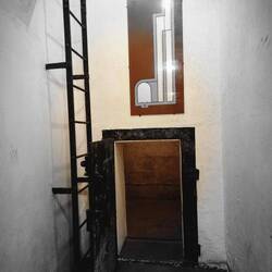 The emergency exit: the top is filled with gravel so impossible for enemy to get in.