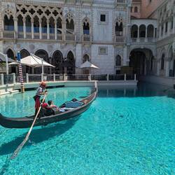 Gondeln am Hotel Venetian