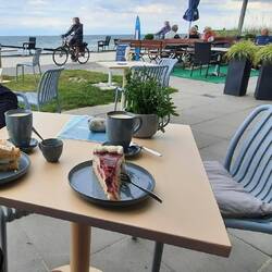 ... reichte es noch knapp für das obligatorische Kaffee/Kuchen-Spektakel... ☕️🍰