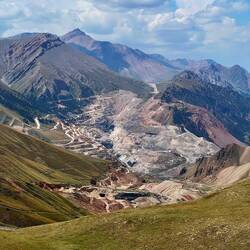 Vista dal passo sulla miniera di carbone