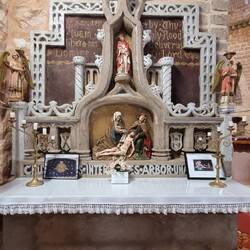 The four crest depicting the Passion
