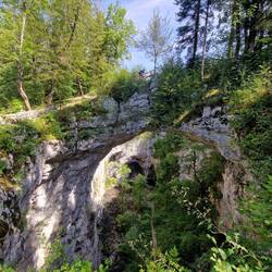 Natürliche Felsbrücke im Rak Škocjan Tal