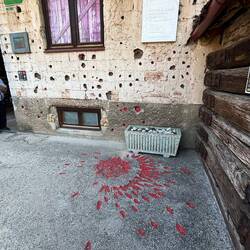 Where mortar has killed more than 3 people, a "Sarajevo Rose" is painted 😢