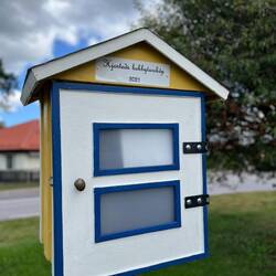 Auch eine kleine Bibliothek findet sich im Zentrum.
