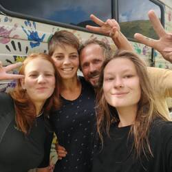 Weiter Handabdrücke gab es ebenfalls. Hier zwei Mädels aus Russland.